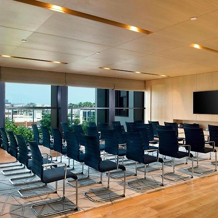 迪拜城市漫步傲途格精选酒店 外观 照片 Meeting room at the Westin Mumbai International Airport