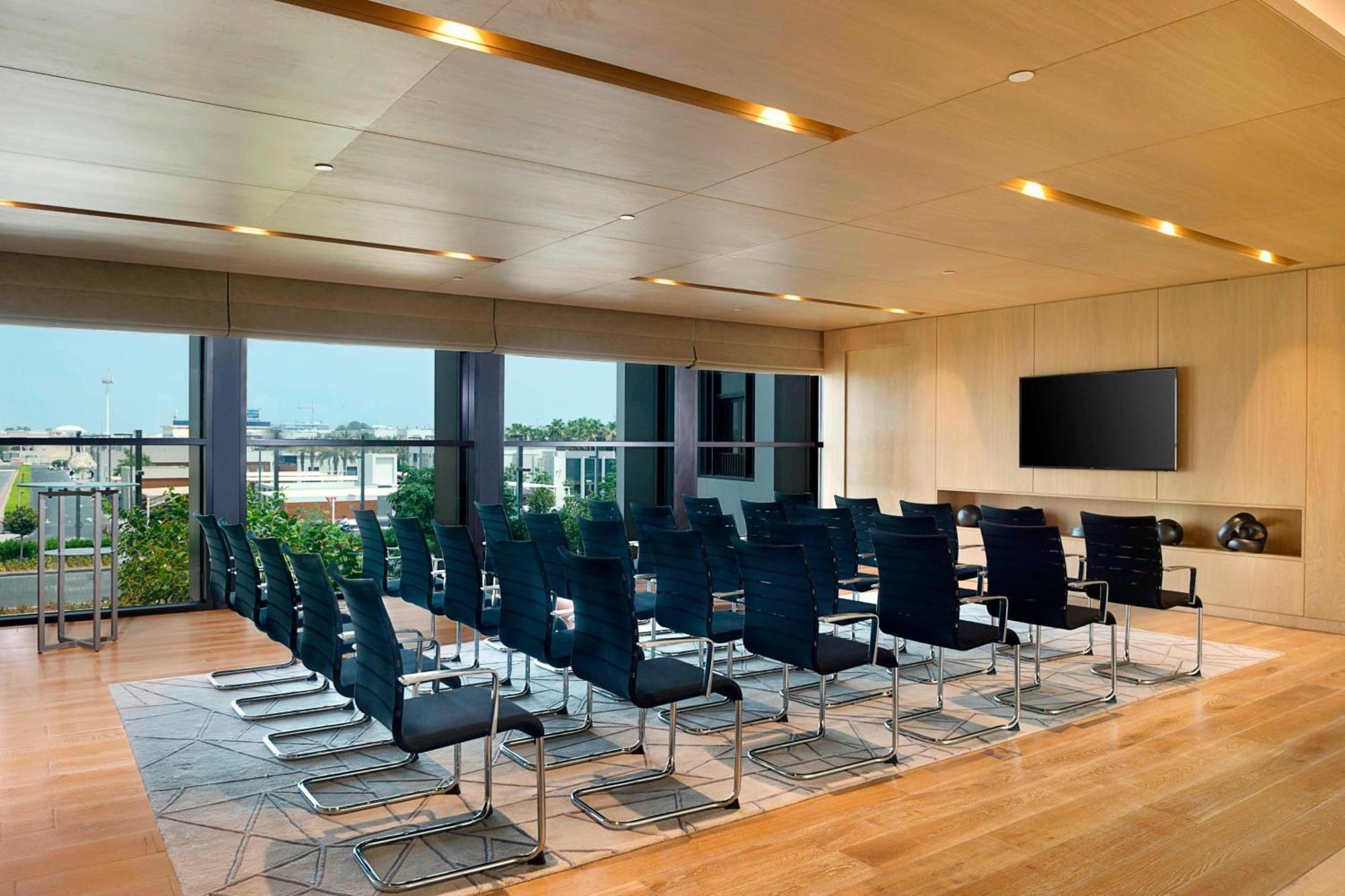 迪拜城市漫步傲途格精选酒店 外观 照片 Meeting room at the Westin Mumbai International Airport