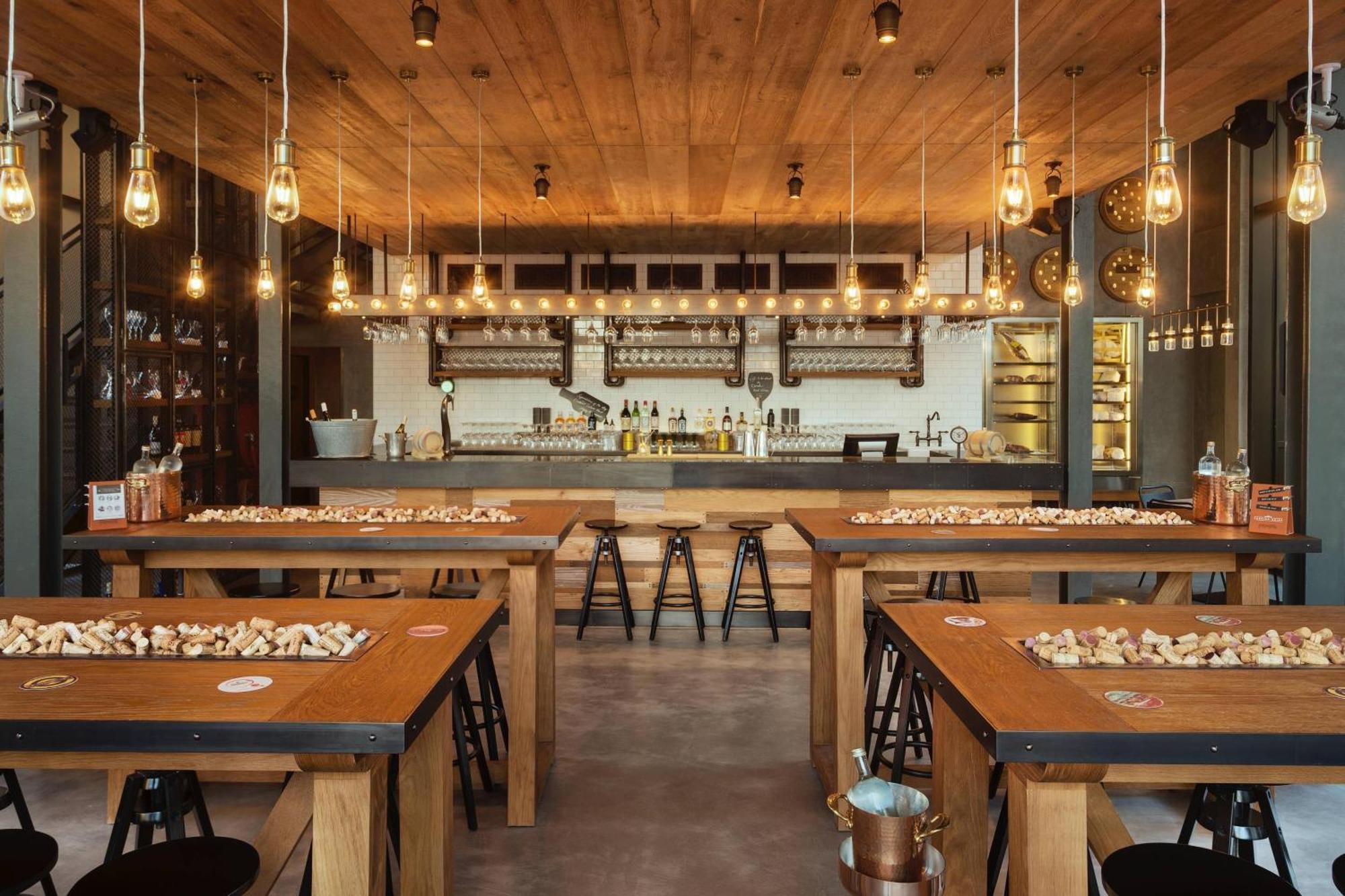 迪拜城市漫步傲途格精选酒店 外观 照片 The interior of the distillery